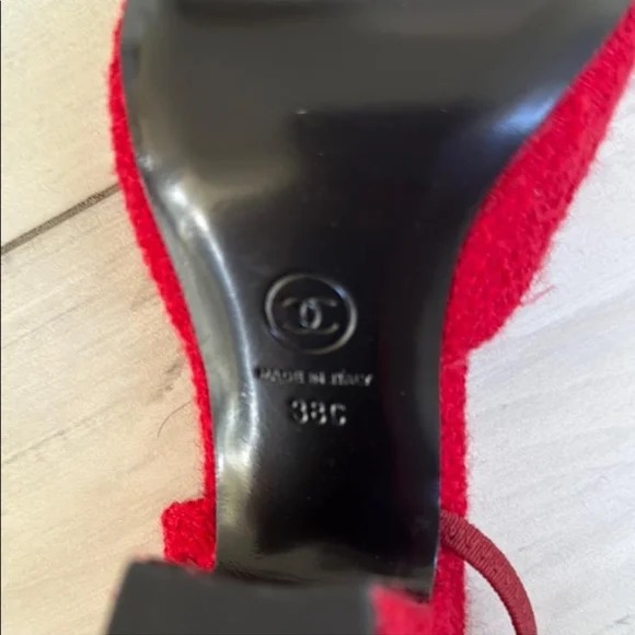 CHANEL Red and Black Heels - Picture 4 of 4